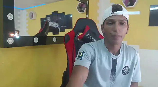 mau elixxx online show from January 16, 2025, 1:48 am