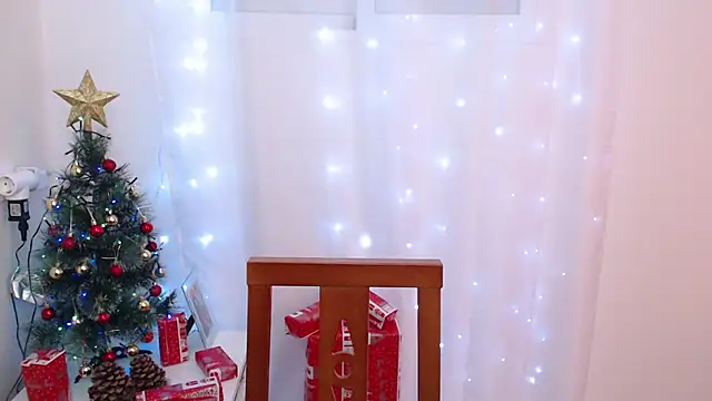 Snapshot of Genesisgems11_ chatting on December 13, 2024, 6:31 am Genesisgems11  online show from December 13, 2024, 6:31 am