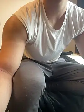 Snapshot of YU-KI00 chatting on March 19, 2026, 3:21 am YU-KI00 online show from March 19, 2026, 3:21 am