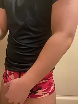 Snapshot of YU-KI00 chatting on April 5, 2026, 4:31 am YU-KI00 online show from April 5, 2026, 4:31 am