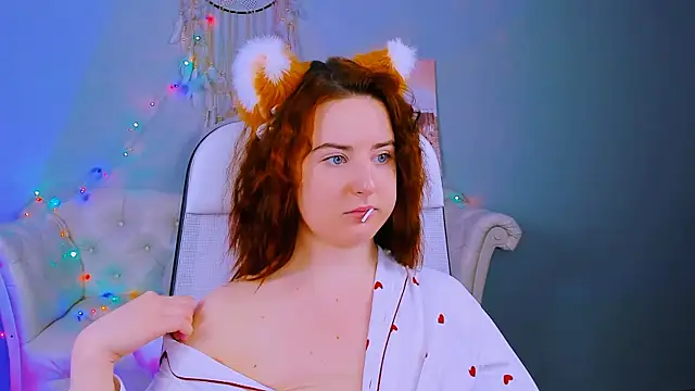 AnnTerry  online show from February 25, 2025, 6:42 pm