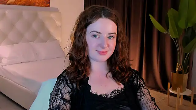 AnnTerry  online show from October 15, 2025, 12:27 pm