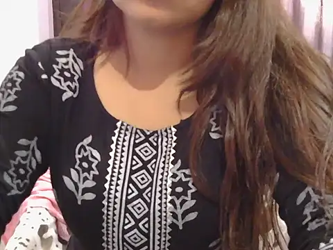 cutie-taara online show from March 12, 2025, 8:51 am