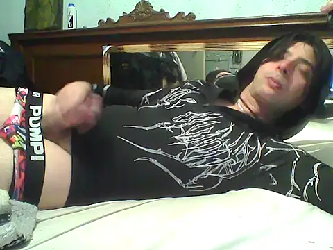 Snapshot of frank32love chatting on February 5, 2026, 2:54 pm frank32love online show from February 5, 2026, 2:54 pm