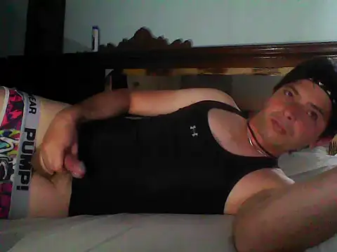 Snapshot of frank32love chatting on March 28, 2026, 1:22 pm frank32love online show from March 28, 2026, 1:22 pm