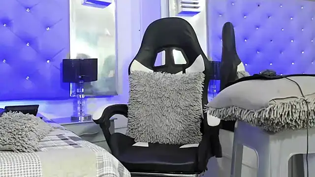 JuanDiegoKing online show from February 7, 2025, 2:40 am