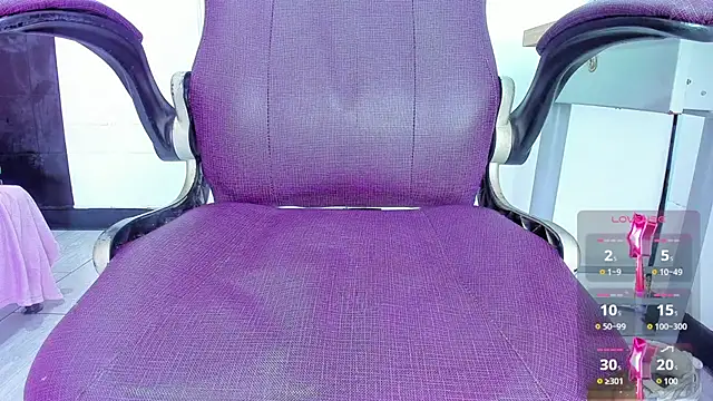 Snapshot of Brithanyslim chatting on February 25, 2025, 10:50 pm Brithanyslim online show from February 25, 2025, 10:50 pm