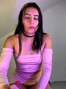 EmySofia online show from November 8, 2025, 2:56 am