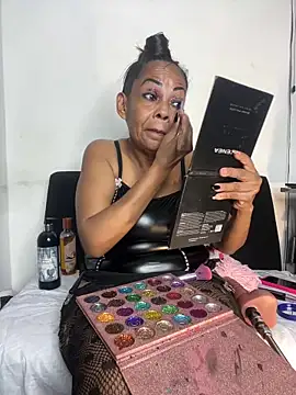 Snapshot of chiquimaturesexy chatting on February 24, 2026, 8:18 pm chiquimaturesexy online show from February 24, 2026, 8:18 pm