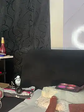 Snapshot of chiquimaturesexy chatting on March 9, 2026, 10:03 pm chiquimaturesexy online show from March 9, 2026, 10:03 pm