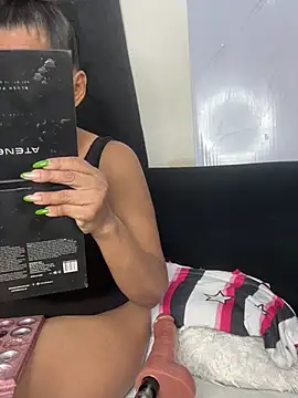 Snapshot of chiquimaturesexy chatting on April 6, 2026, 10:11 pm chiquimaturesexy online show from April 6, 2026, 10:11 pm