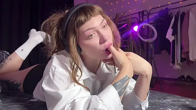 PaulaPratt online show from December 13, 2024, 6:10 am