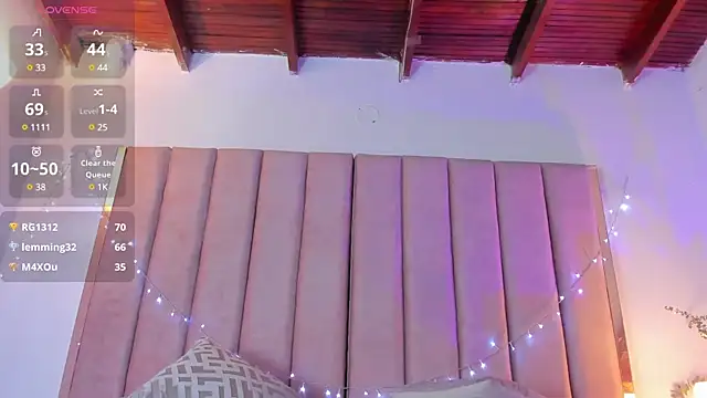 VICTORIA RASH online show from January 8, 2025, 9:55 pm