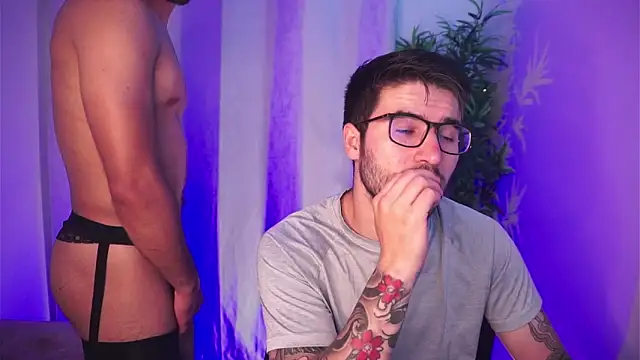 Snapshot of Tony_Wylie chatting on February 26, 2026, 8:41 pm Tony Wylie online show from February 26, 2026, 8:41 pm