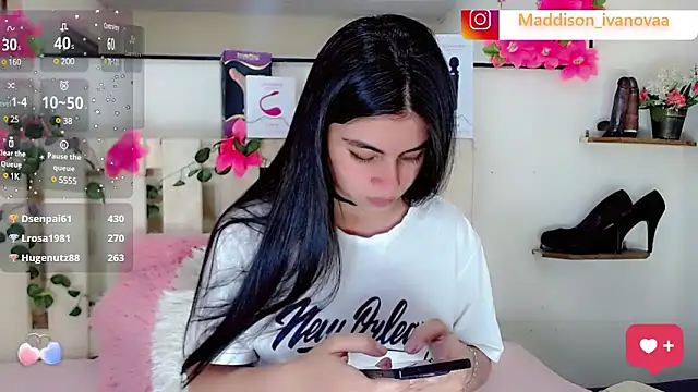 Madisson Ivanova online show from January 18, 2025, 12:04 pm