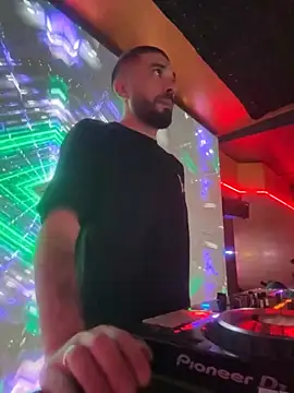 Snapshot of djtimka chatting on September 29, 2025, 7:19 pm djtimka online show from September 29, 2025, 7:19 pm