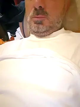 1talianBeutifulCock online show from November 11, 2025, 1:44 pm