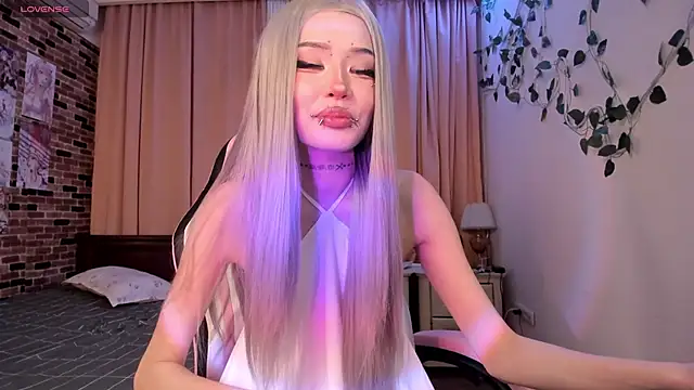 Velvetsky 1 online show from December 17, 2025, 6:25 pm