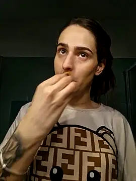 Snapshot of perla97 chatting on February 3, 2026, 5:18 pm perla97 online show from February 3, 2026, 5:18 pm