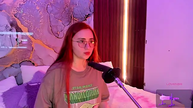 centaurigirl online show from December 22, 2025, 2:30 am