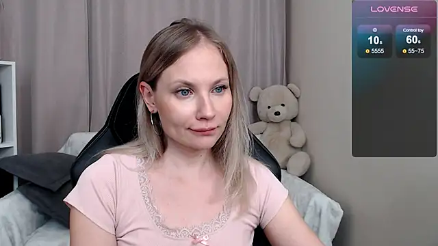 Sunny bunny6 online show from February 26, 2026, 4:06 pm