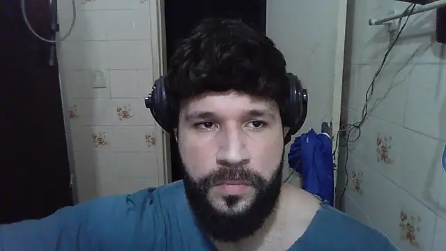 Snapshot of Cauan-t chatting on January 15, 2025, 11:40 pm Cauan-t online show from January 15, 2025, 11:40 pm