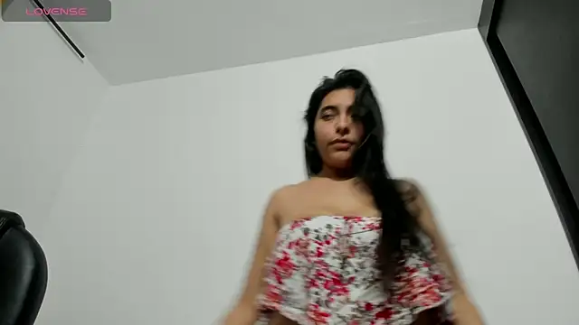 Sara-shely online show from October 10, 2025, 7:24 pm