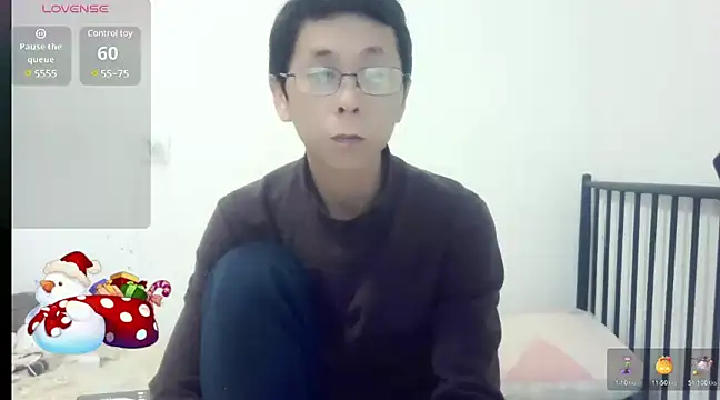 Snapshot of TGH521 chatting on December 26, 2024, 3:27 am TGH521 online show from December 26, 2024, 3:27 am