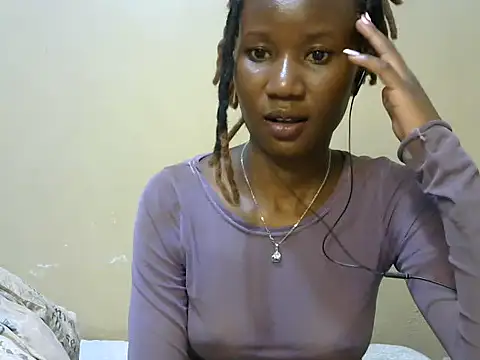 Snapshot of Pettite_creamer_1 chatting on December 4, 2024, 5:44 pm Pettite creamer 1 online show from December 4, 2024, 5:44 pm