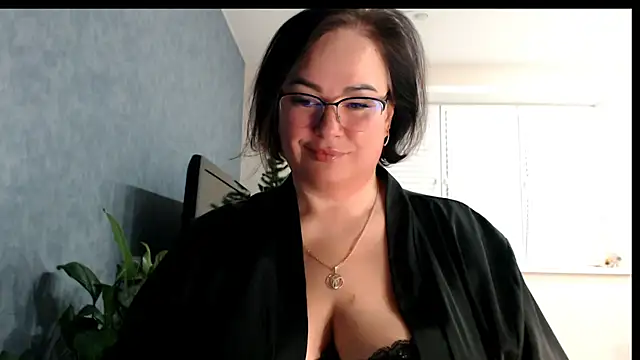 Nora Star online show from December 21, 2025, 6:59 pm