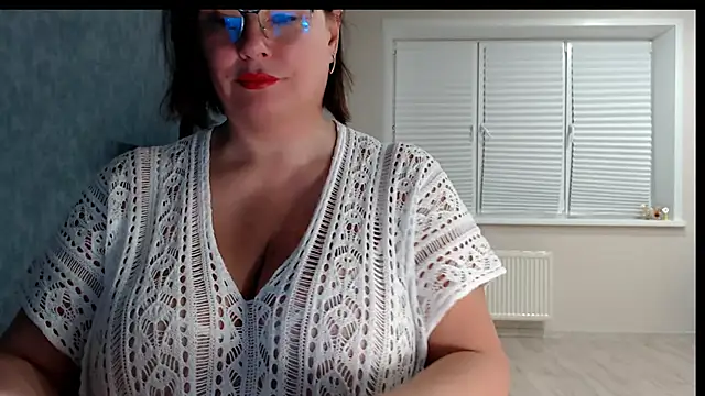 Nora Star online show from April 12, 2026, 6:13 pm