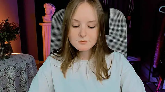 VivienLeeigh online show from January 10, 2025, 7:21 pm