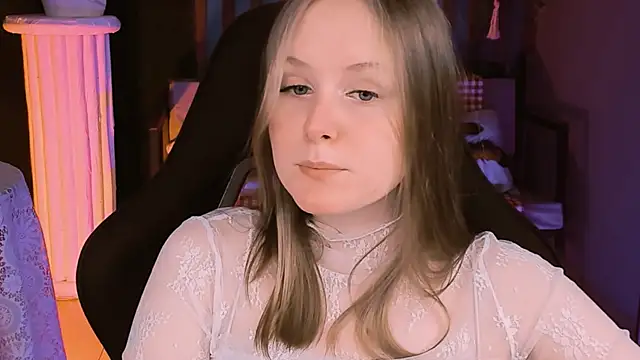 VivienLeeigh online show from February 5, 2025, 7:20 pm