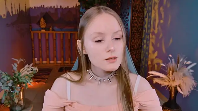 VivienLeeigh online show from September 11, 2025, 9:09 am