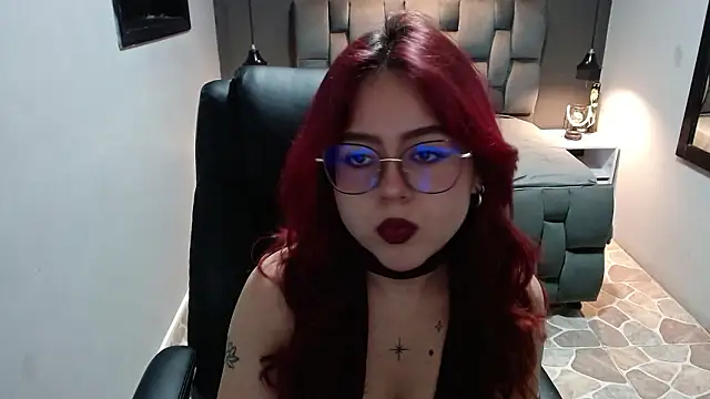 Snapshot of crimson_tati_ chatting on December 3, 2024, 3:09 am crimson tati online show from December 3, 2024, 3:09 am