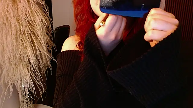 Snapshot of crimson_tati_ chatting on December 12, 2024, 5:31 am crimson tati online show from December 12, 2024, 5:31 am