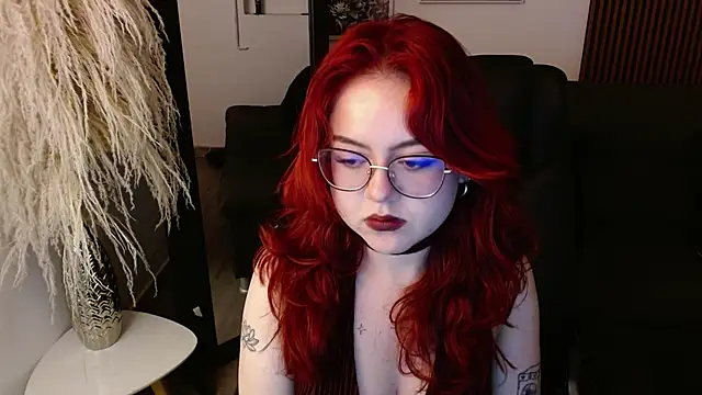 Snapshot of crimson_tati_ chatting on December 24, 2024, 8:44 am crimson tati online show from December 24, 2024, 8:44 am