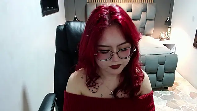 Snapshot of crimson_tati_ chatting on December 31, 2024, 12:21 am crimson tati online show from December 31, 2024, 12:21 am