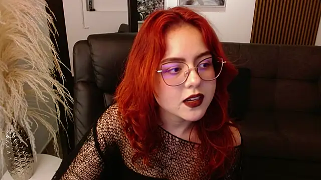 Snapshot of crimson_tati_ chatting on January 9, 2025, 6:06 am crimson tati online show from January 9, 2025, 6:06 am