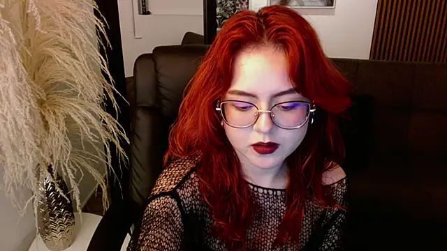 Snapshot of crimson_tati_ chatting on January 9, 2025, 9:27 am crimson tati online show from January 9, 2025, 9:27 am