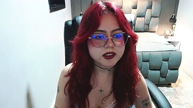 Snapshot of crimson_tati_ chatting on January 19, 2025, 8:39 am crimson tati online show from January 19, 2025, 8:39 am