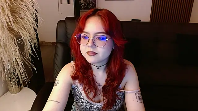 Snapshot of crimson_tati_ chatting on February 8, 2025, 5:08 am crimson tati online show from February 8, 2025, 5:08 am