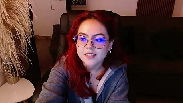 Snapshot of crimson_tati_ chatting on February 11, 2025, 8:37 am crimson tati online show from February 11, 2025, 8:37 am