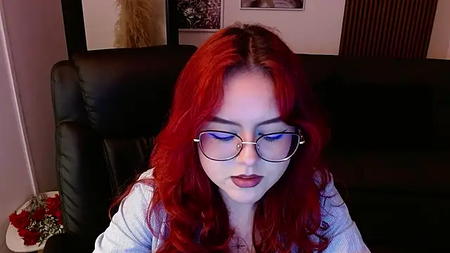 Snapshot of crimson_tati_ chatting on February 23, 2025, 4:24 pm crimson tati online show from February 23, 2025, 4:24 pm
