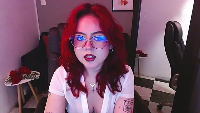 Snapshot of crimson_tati_ chatting on February 26, 2025, 11:04 pm crimson tati online show from February 26, 2025, 11:04 pm