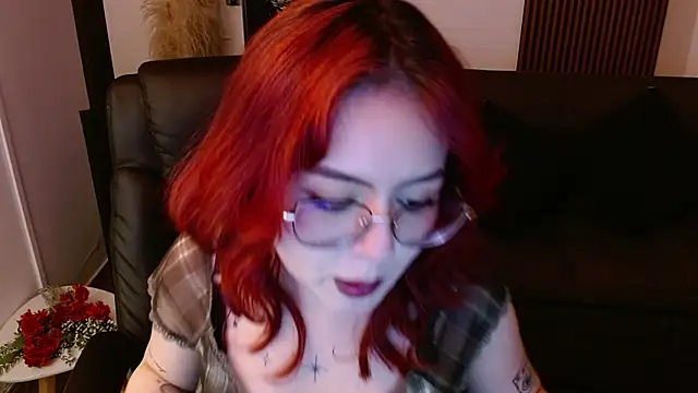 Snapshot of crimson_tati_ chatting on March 1, 2025, 6:24 am crimson tati online show from March 1, 2025, 6:24 am