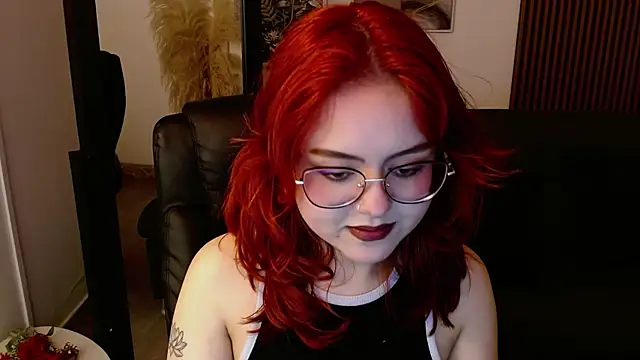 Snapshot of crimson_tati_ chatting on March 15, 2025, 12:24 pm crimson tati online show from March 15, 2025, 12:24 pm