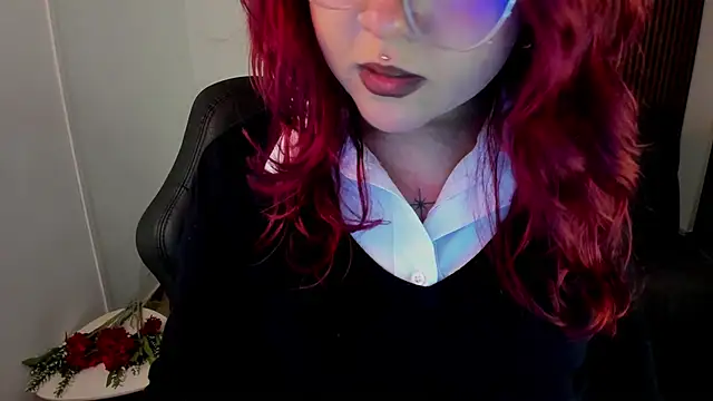 Snapshot of crimson_tati_ chatting on September 12, 2025, 5:29 am crimson tati online show from September 12, 2025, 5:29 am