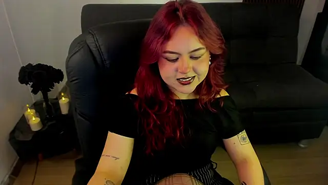 Snapshot of crimson_tati_ chatting on October 11, 2025, 3:39 am crimson tati online show from October 11, 2025, 3:39 am