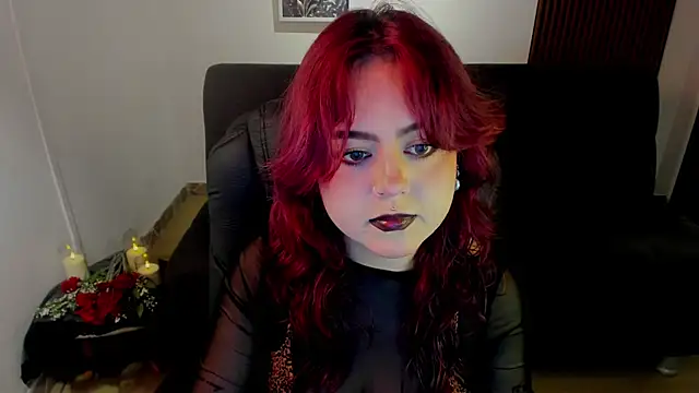 Snapshot of crimson_tati_ chatting on October 17, 2025, 4:04 am crimson tati online show from October 17, 2025, 4:04 am